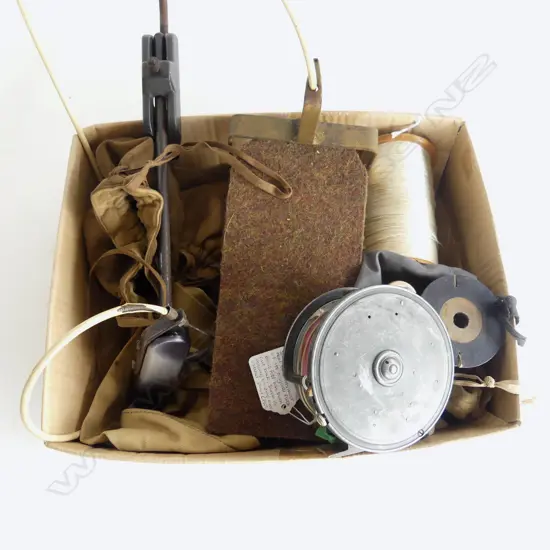 SMALL BOX VINTAGE FRESH WATER FISHING LINES BAGS LINE WINDER PEDAL & HARDY SINEX REEL ALL FAULTS 