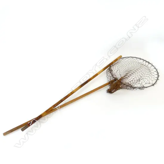 WOOD & BRASS VINTAGE ROD HOLDER L1070MM & VINTAGE LANDING NET L1290MM