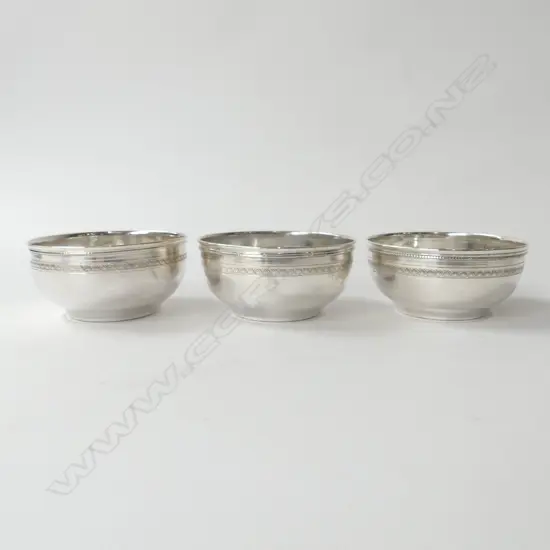 3 EGYPTIAN 900 SILVER BOWLS 105mm dia 359gms