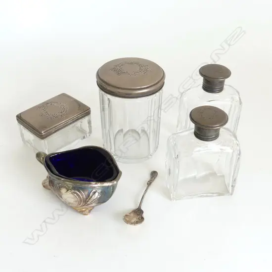 (25097) A VICTORIAN SILVER MOUNTED DRESSING TABLE SET 4PCE + S/PLATE FRENCH SALT & SPOON