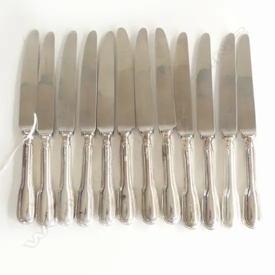 (24677) FINE SET OF 12 STG SHEFFIELD SILVER 1980 LUNCH KNIVES, FIDDLE AND THREAD PATTERN