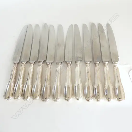 (24677) FINE SET OF 12 STG SHEFFIELD SILVER 1980  DINNER KNIVES, FIDDLE AND THREAD PATTERN