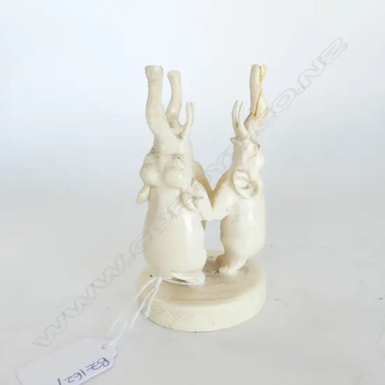 IVORY 3 ELEPHANT PUZZLE BALL STAND (REPAIRS) H.110mm