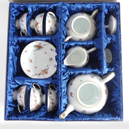 FULLY BOXED UNUSED CHINESE TEASET TEAPOT 6 C/S/P MILK SUGAR 