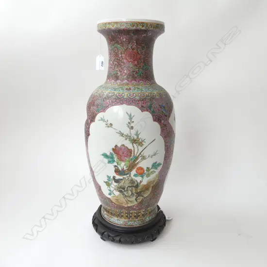 LARGE CHINESE FAMILLE ROSE VASE ON STAND H 520 MM