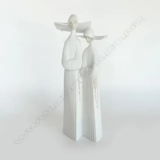 LLADRO NUNS #4611 H.335mm