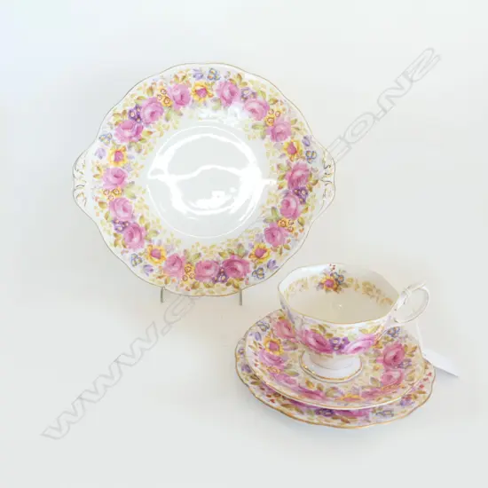 ROYAL ALBERT 'SERENA' TRIO w SIDE PLATE