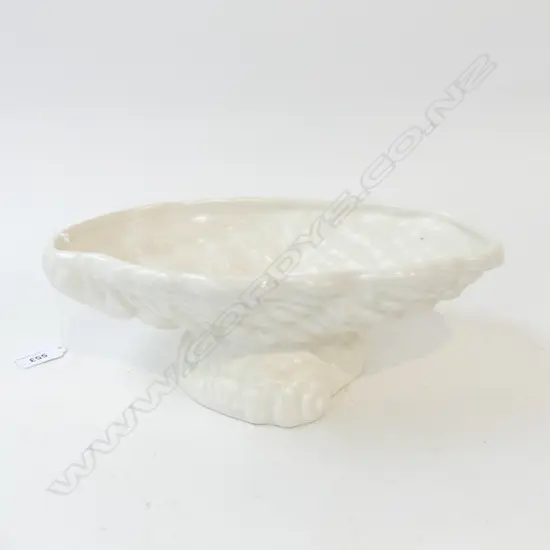 LG WHITE GLAZED SHELL BOWL PROBABLY ENGLISH 310x210mm
