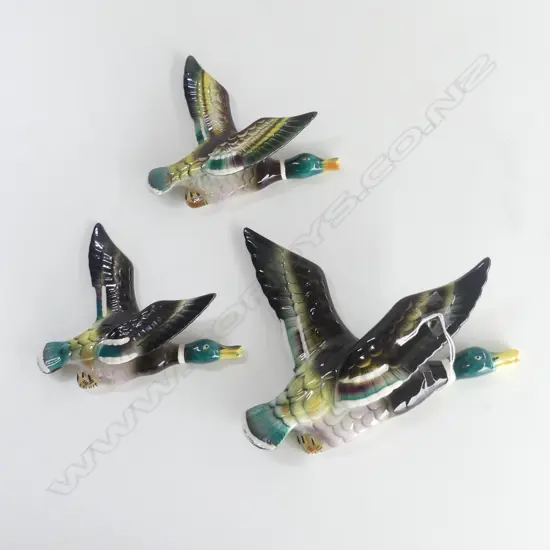 SET OF 3 CHINA WALL DUCKS LARGEST 180MM LONG