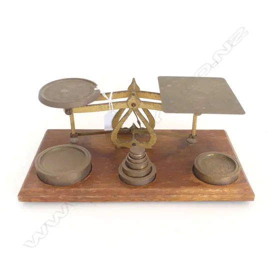 SET OF BRASS POSTAL SCALES & WEIGHTS