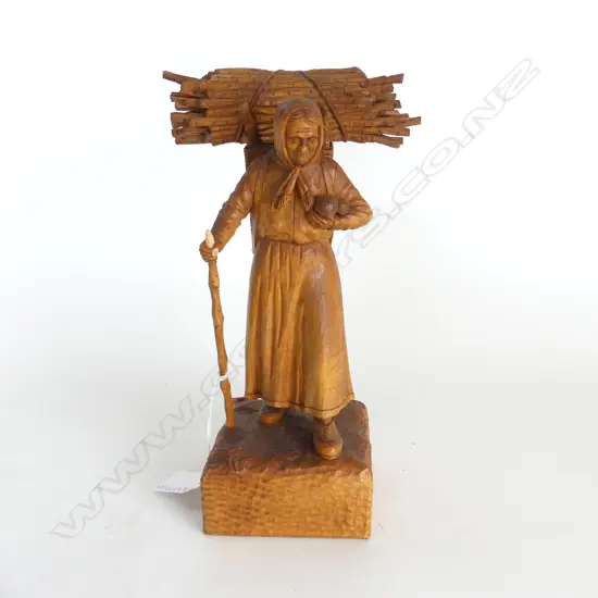 VINTAGE WOOD CARVING OF LADY FINELY DETAILED CARVING