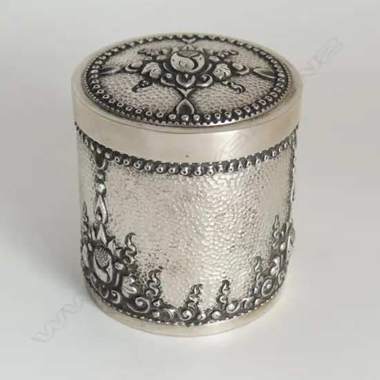 800 STG SILVER DUTCH INDONESIAN YOGYA FLORAL LIDDED CONTAINER H.75MM