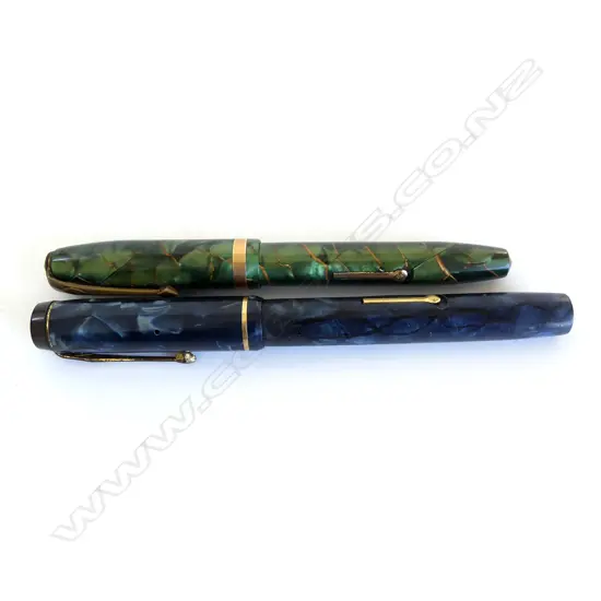 2 CONWAY STEWART FOUNTAIN PENS: 476 BLUE PEARL + 84 GREEN PEARL