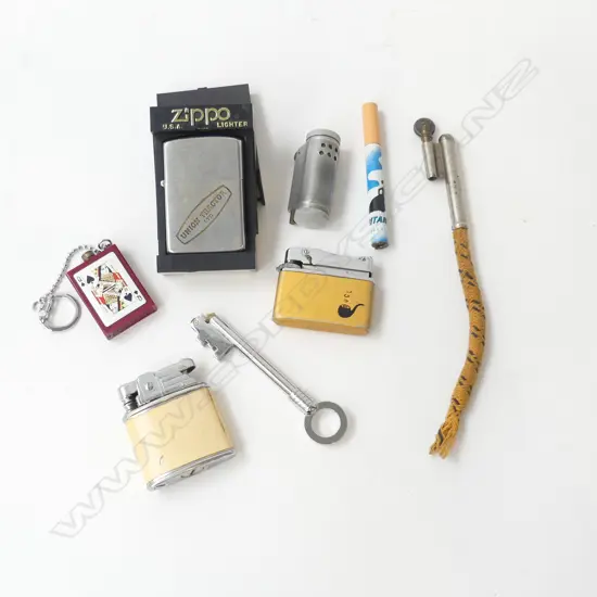 COLLECTION OF 8 VINTAGE CIG LIGHTERS