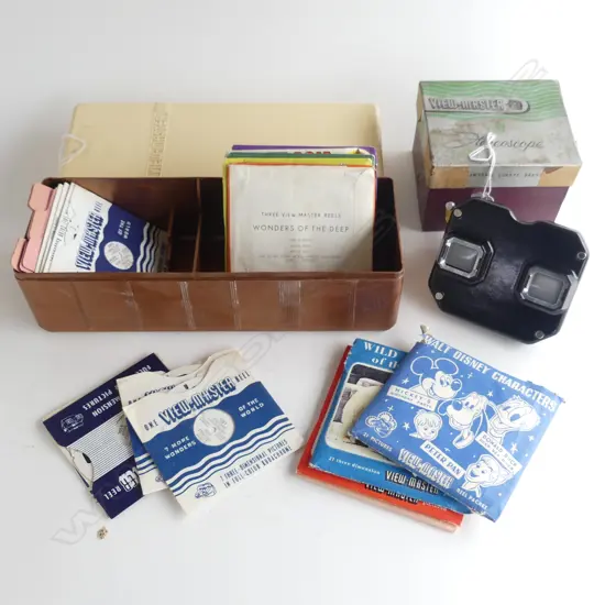 OLD ORIGINAL BROWN BAKELITE VIEWMASTER WITH MELAMINE VIEWMASTER HOLDER AND DISCS