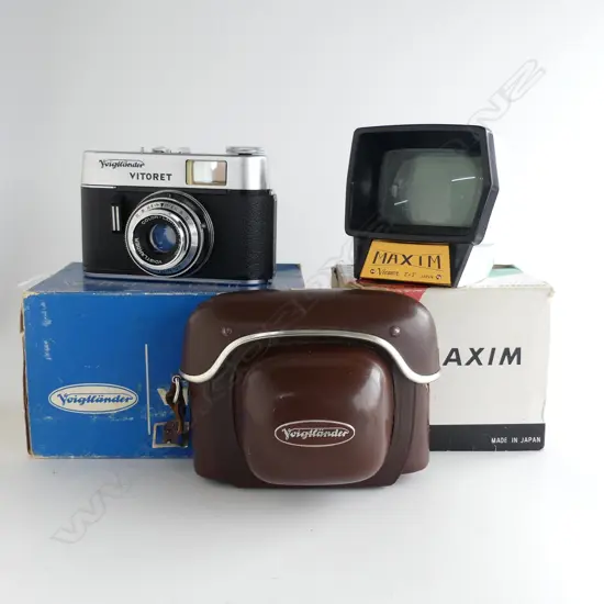 BOXED ORIGINAL VOIGTLANDER CAMERA & OLD SLIDE VIEWER 