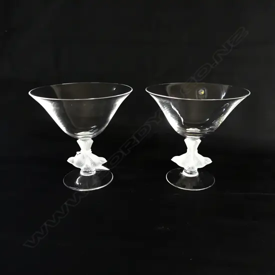 PR SASAKI CRYSTAL BONBON BOWLS w OPAQUE BIRD DETAIL (1 w box)