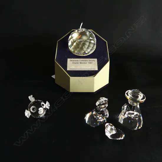 5 PCES SWAROVSKI; BALL, FISH L.35mm, 3 PCE NATIVITY SET H.45mm