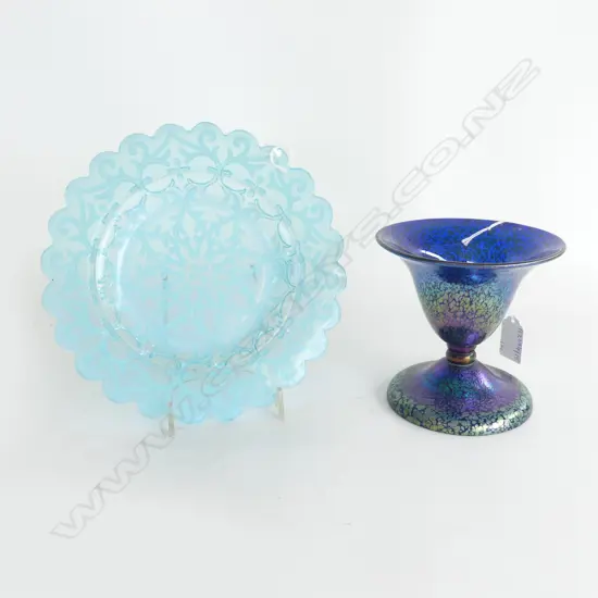 IRRIDESCENT BLUE GLASS VASE H120MM  & BLUE GLASS PLATE DIA 210MM