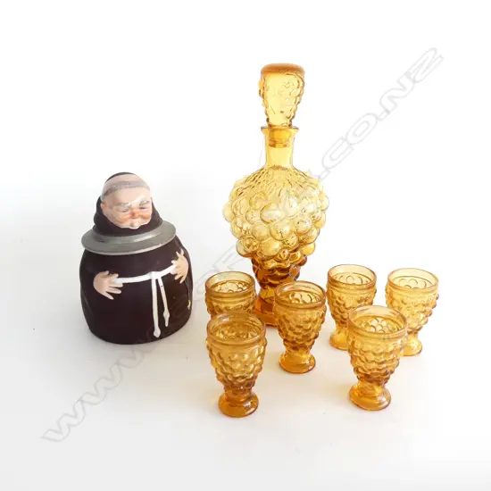 VINTAGE HUMMEL/GOEBEL FRIAR TUCK TANKARD & ITALIAN GLASS SHERRY SET, GRAPE DESIGN