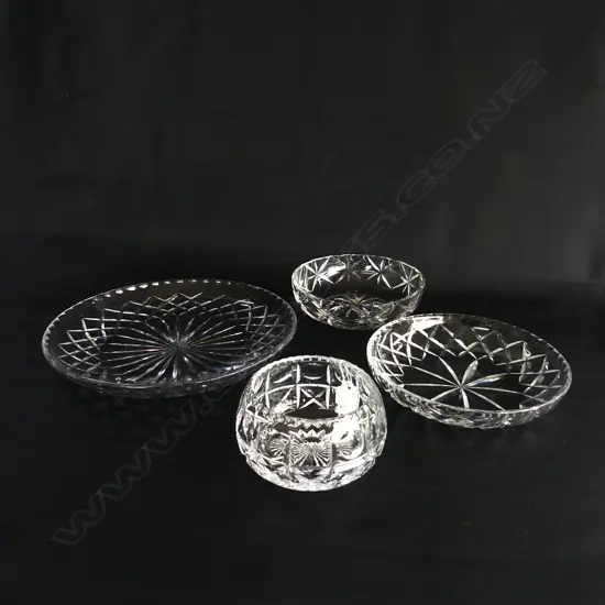 4 PCS CRYSTAL, 3 DISHES & SML BOWL