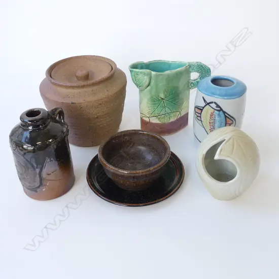 BOX NZ STUDIO POTTERY, INCLDS TOBY STAFFORD