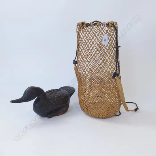 VINTAGE INDONESIAN CARVED WOODEN DUCK CONTAINER L.350mm, WOVEN CANE BAG