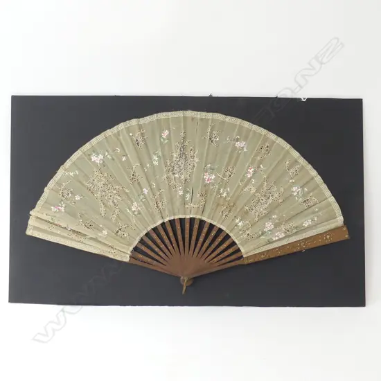 VICTORIAN FAN WITH LACEWORK, SEQUINS, AND HAND PAINTED BLOSSOMS L. 64CM H.33CM