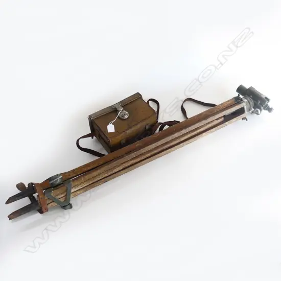 DUMPY LEVEL BY WATTS w. WOODEN TRIPOD & LEATHER CASE