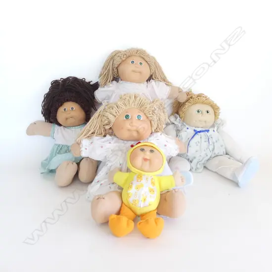 5 ORIGINAL 1980s CABBAGE PATCH DOLLS