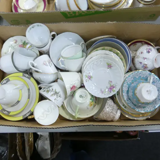 BOX OF ASSORTED BONE CHINA CUPS, SAUCERS & PLATES