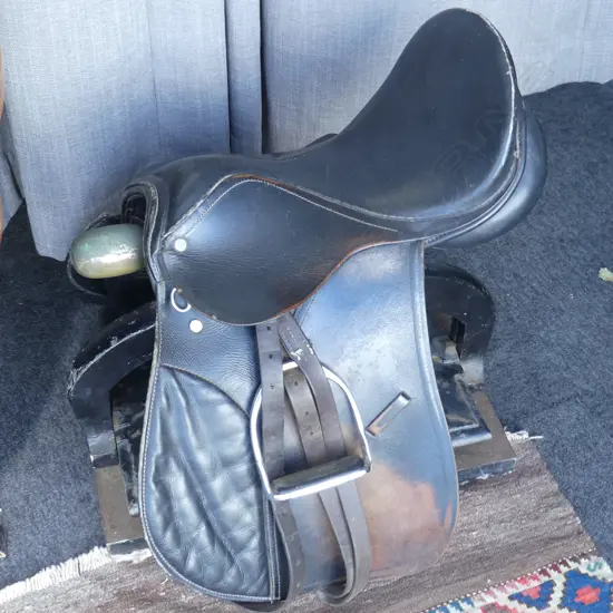 LEATHER SADDLE - SIZE 14/16
