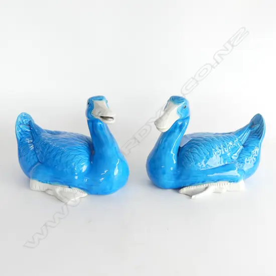 PR ORIENTAL BLUE GLAZED DUCKS L.220mm - tiny chip to 1 toe