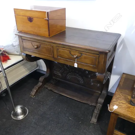 CARVED WOODEN 2 DRAWER DESK 900x450x815mm