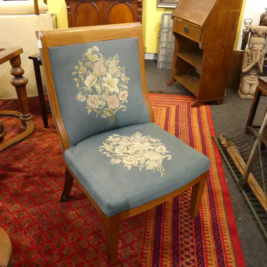 LG VINTAGE CHAIR w. BLUE NEEDLEWORK UPHOLSTERY