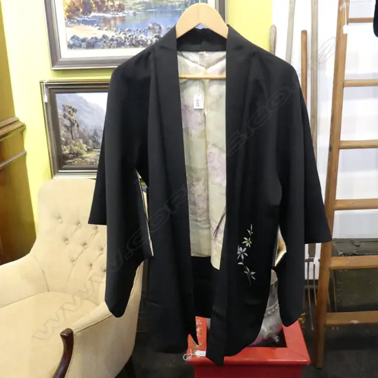 JAPANESE DECORATED SILK JACKET M SIZE