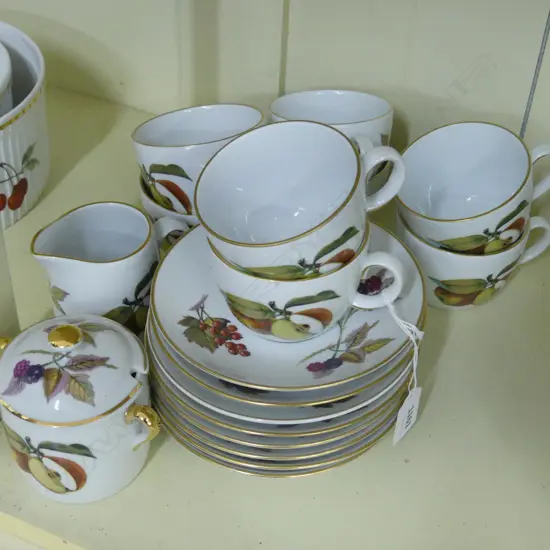 8 ROYAL WORCESTER EVESHAM C/S + MILK & SUGAR