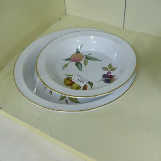 2 ROYAL WORCESTER EVESHAM BAKING DISHES 210, 265mm dia