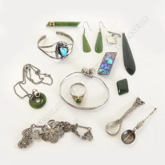 ASST. STG / GREENSTONE JEWELLERY 68gms