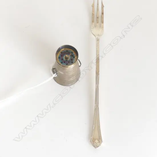 NOVELTY VICTORIAN SILVER MILK PAIL PEPPERETTE & SILVER PICKLE FORK 58gms