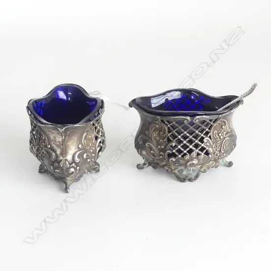 PR EDWARDIAN SILVER FANCY SALTS W BLUE GLASS LINERS + 1 SPOON silver = 56gms