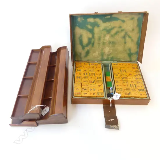 CASED VINTAGE BAKELITE MAH JONG SET & BOARDS