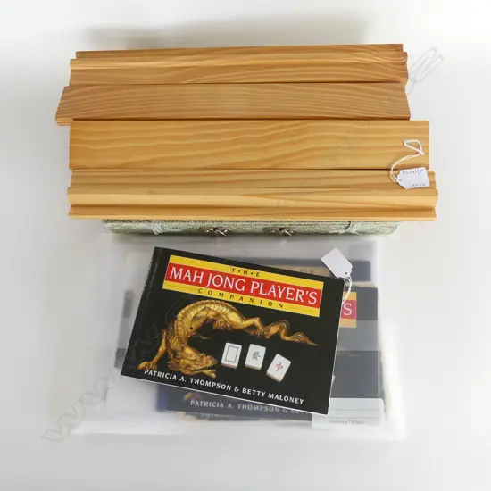 CASED PLASTIC MAH JONG SET BOARDS &BOOKS 
