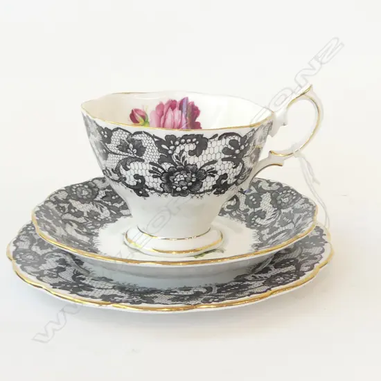ROYAL ALBERT SENORITA TRIO