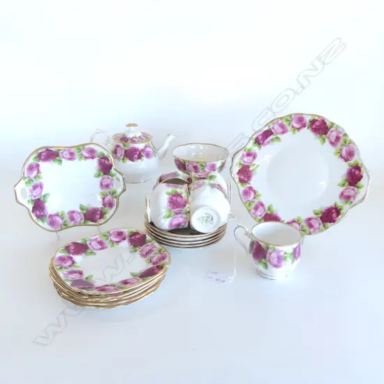 ROYAL ALBERT OLD COUNTRY ROSES TEASET WITH 5 C/S/P TEAPOT &TWO CAKE PLATES SUGAR 