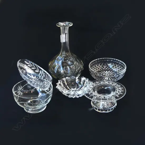 ASSTD CRYSTAL & 1 GLASS CARAFE