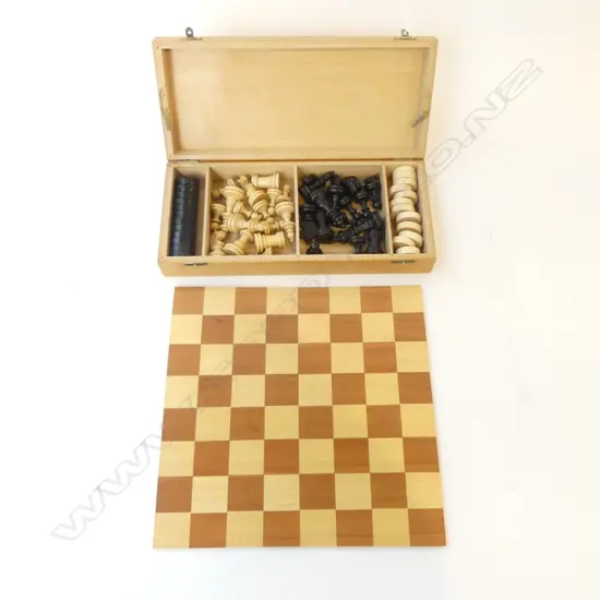 TRAVEL SET CHEST & CHECKERS WITH FOLDABLE BOARD