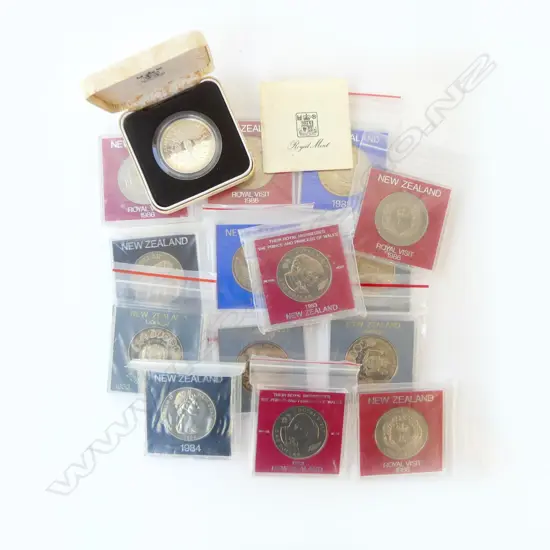 FOURTEEN ASSORTED COMMEMORATIVE COINS - NZ/KAKAPO/ROBIN/ROYAL VISITS/CHARLES & DI/QUEEN MOTHER 80TH BIRTHDAY