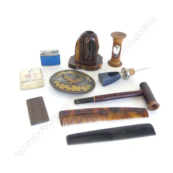 TRAY OF COLLECTABLES, INCL. PIPE & STAND, SILVER MEXICAN BELT BUCKLE, 1950'S LIGHTER ETC