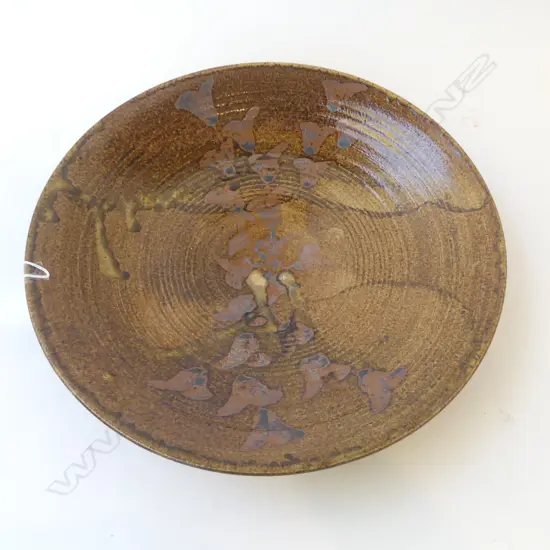 GRAEME STORM LG FLARED SHALLOW BOWL, BRUSHED FLORAL LUSTROUS DECORATION ON BROWN MOTTLED GROUND 385mm dia POTTERS MARK